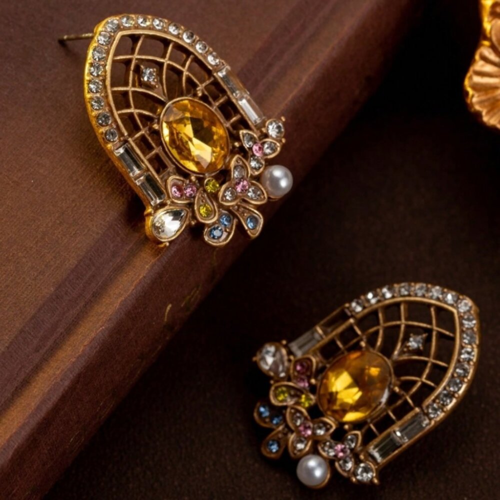 CATHREDRAL VINTAGE STYLE EARRINGS